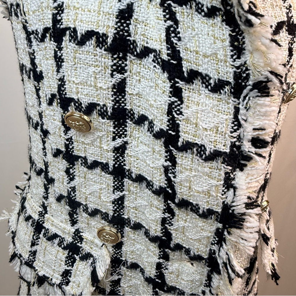 NEW Women’s Black & White Tweed Sleeveless Vest Jacket Gold Buttons Fringe Trim - Picture 13 of 16